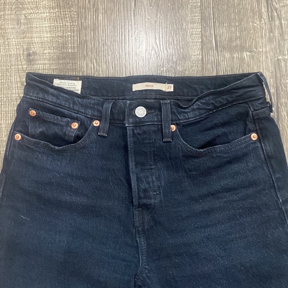 Levi’s wedgi jeans. Black size 27. - Picture 2 of 5